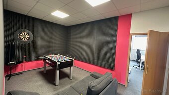 Svetlý celok kancelárií neďaleko Klientskeho centra na Trnav - 11