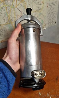 Funkční retro tlakový kávovar z 60. let - 11