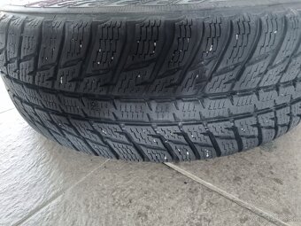 Predám pneu Nokian a elektróny 215/70 r16 - 11