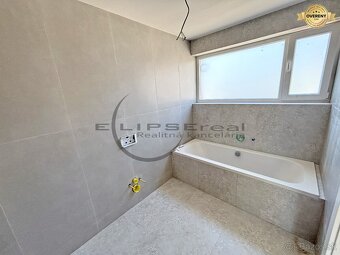 SKOLAUDOVANÉ Štýlový 4i dom – ŠTANDARD v cene - 11
