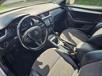 ŠKODA OCTAVIA COMBI III 1.6 TDI ELEGANCE - 11