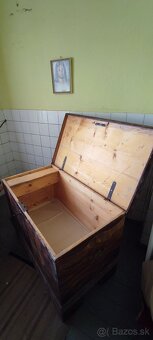 Krásna stará drevená truhlica - 11