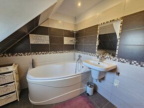 Veľkorysý 5 izbový rodinný dom Nová Dubnica - Veľký Kolačín - 11