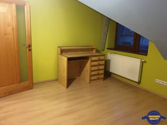 PREDAJ : 6 - izbový rodinný dom s pozemkom 680 m2 - KOMÁRNO, - 11