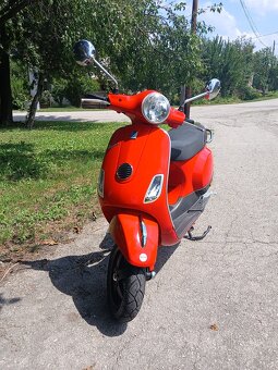 Piaggio Vespa LX2 50 - 11
