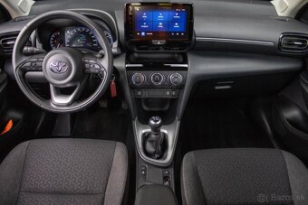 TOYOTA YARIS Cross 1.5 Dynamic Force 92kW 2024 + ZÁRUKA - 11