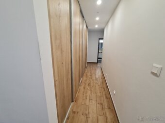 Nový 6 izbový dom, 240m2, Vlčany, Šaľa - 11