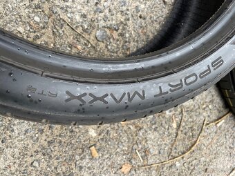 Predám letné športové pneu Dunlop Sportmaxx RT2 R 18 - 11