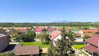 Na predaj veľký 4-izbový byt s balkónom a garážou –... - 11