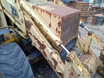 JCB 3CX 4X4 - 11