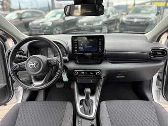 Toyota Yaris Hybrid 1.5 VVT-i Style 30 tisic km - 11