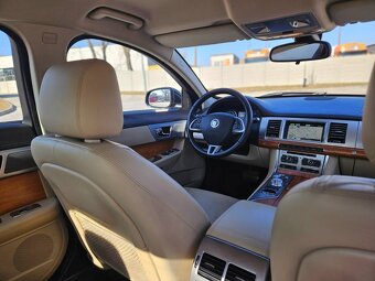 Jaguar XF 2.2D i4 Luxury Automat EDITION - 11