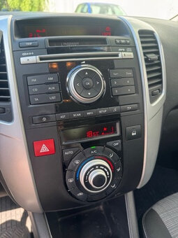 Kia Venga - 11