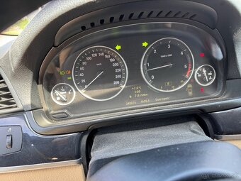 BMW F11 2011 530d 248t km 3.0d Automat kůže nové přední brzd - 11