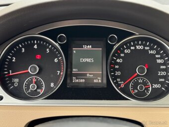 Volkswagen Passat Variant 2.0 TSI Highline - 11