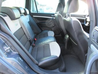 Škoda Octavia Combi 2.0 TFSI RS DSG - 11
