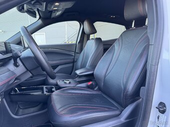 Ford Mustang Mach-E 75.7kWh Premium AWD STD ODPOCET DPH - 11