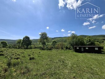 Slnečný rekreačný pozemok 5140 m2 s mobilným domom Tisovník - 11