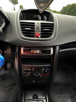 Peugeot 207 1.4i - 11
