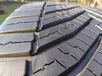 245/45 r19 celorocné pneu - 11