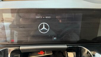 Mercedes-Benz GLA 200 D - 11