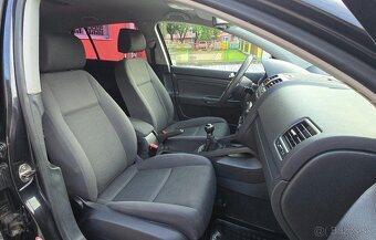 Volkswagen Golf V 1.9TDI - 11
