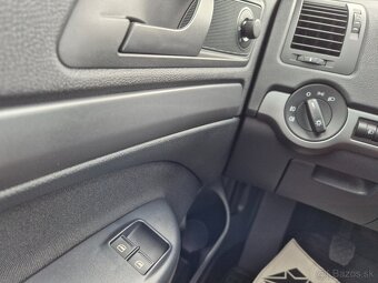 Škoda Octavia 1.6 Tour II - 11