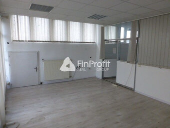 Obchodno-skladový priestor so vstavanou administratívnou čas - 11