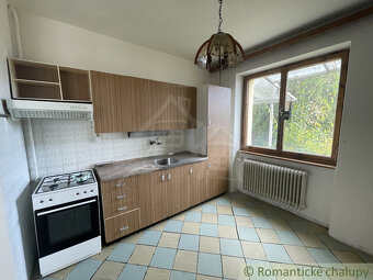 Päťizbový rodinný dom vo vyhľadávanej časti Nových Zámkov - 11