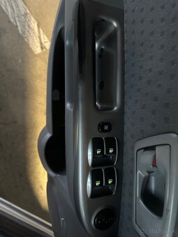 KIA Carens 2004 2.0 CRDi 82kW 124500km 5st. Manuál - 11