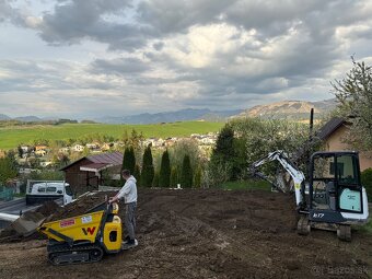 Zemné a výkopove práce Autodoprava Bager Minibage UNC - 11