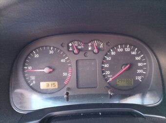 Predám Volkswagen Golf IV 1.9 TDI 81kw M5 5d S klímou - 11