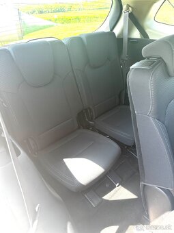 KIA Carens - 11