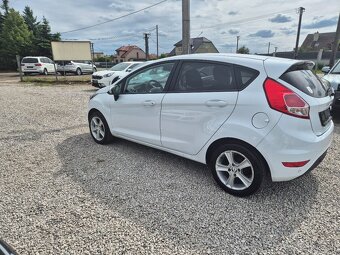 Ford fiesta - 11