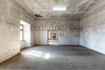NA PREDAJ-Historický barokový kaštieľ v obci Tulčík - 11