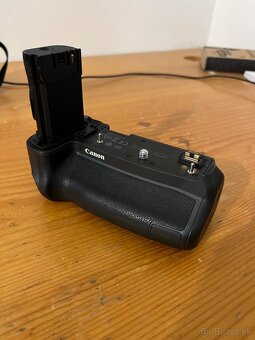 Canon EOS R + Battery grip - 11