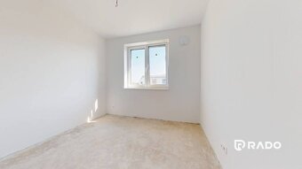 RADO | 5-izbový dom s predzáhradkou pre rodiny v pokojnej zó - 11