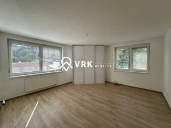 3 IZBOVÝ BYT PO KOMPLETNEJ REKON. S PARKOVACÍM MIESTOM, KLIM - 11