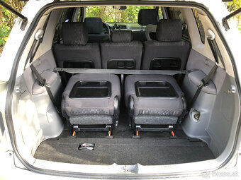 Toyota Avensis Verso 2.0 vvti LPG - 11