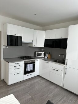 3-izbový klimatizovaný byt v centre Bratislavy - 11