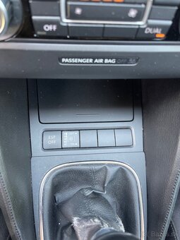 Volkswagen Golf 1.6i+LPG - 11