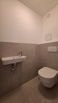 Luxusný 2 izb. byt v centre mesta s parkovacím miestom - 11