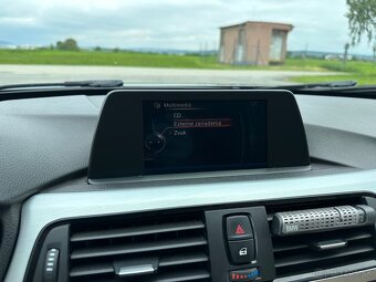 BMW Rad 3 Touring 320d A/T - 11