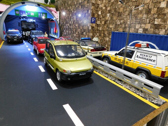 model auta Fiat Multipla Otto mobile 1:18 - 11