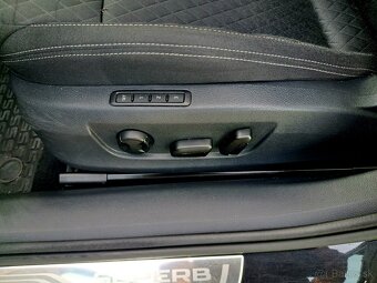 Predam Skoda Superb combi 2.0tdi style - 11