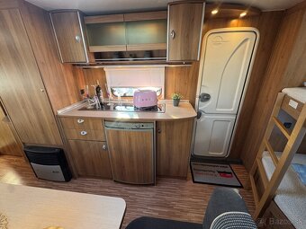 Burstner Averso 550 TK Mover, Predstan, Mikrovlnka - 11