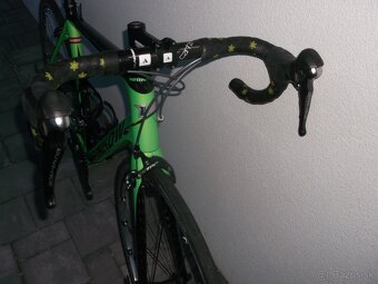 Predám fullcarbon cestný bicykel KTM vo farbe teamu HRINKOW - 11