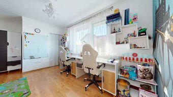 Zariadený 4 izb. rodinný dom v pešej blízkosti jazera - Veľk - 11