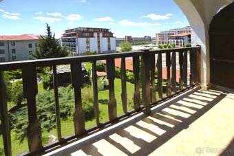 Apartmán 2+kk s výhledem na bazén a moře, 300 m od pláže - 11