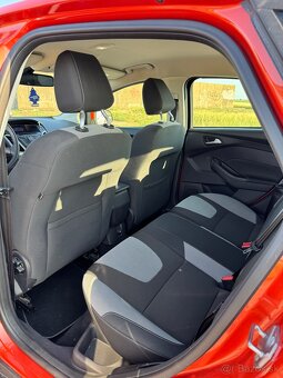 Ford Focus 1.6 benzín - 11